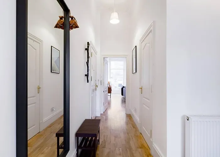 Incredible Contemporary Flat In Heart Of West End