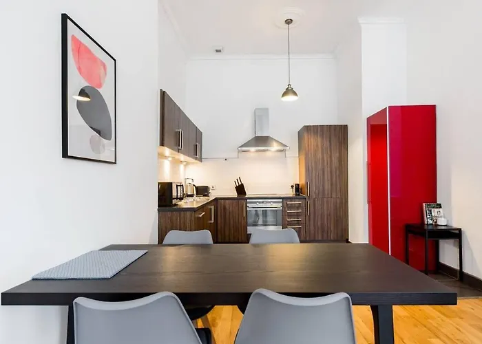 Incredible Contemporary Flat In Heart Of West End