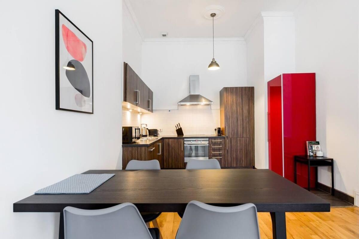 Incredible Contemporary Flat In Heart Of West End Apartamento
