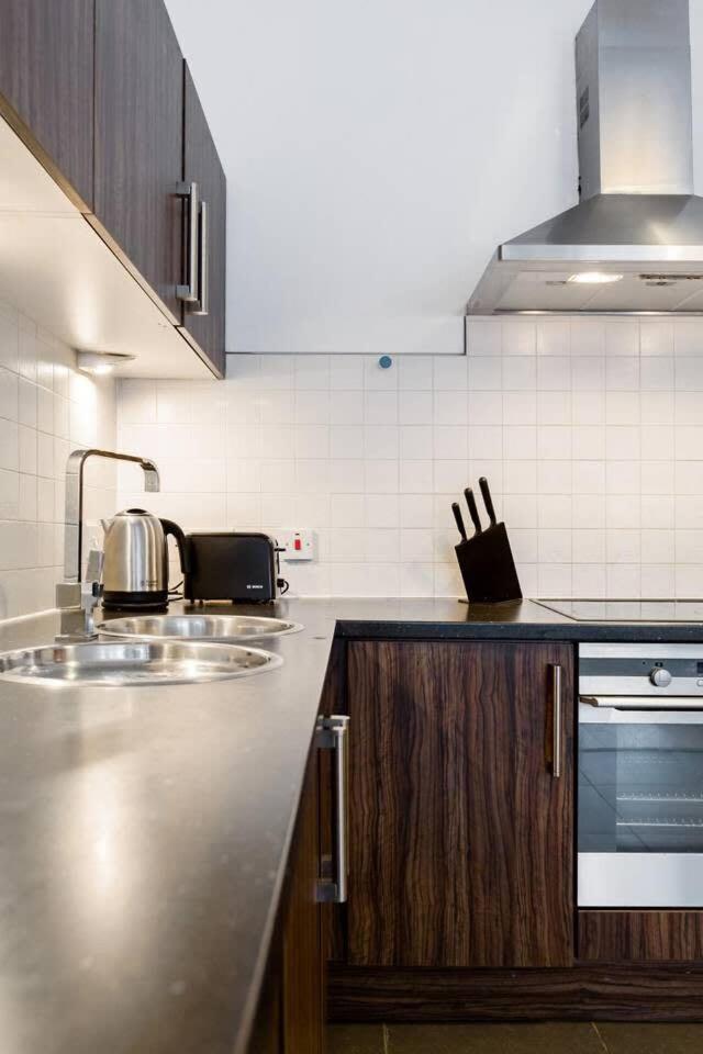 Incredible Contemporary Flat In Heart Of West End * Glasgow